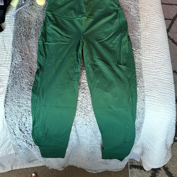 Lululemon size 6 leggings green color - Picture 1 of 5